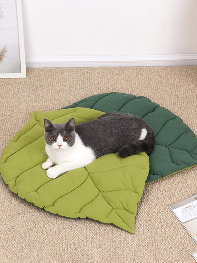 Women's Dual Color Leaf Shaped Washable Pet Bed Soft Thin Cushion For Small Medium Cats Dogs All Season Comfortable Cozy Sleeping Mat
